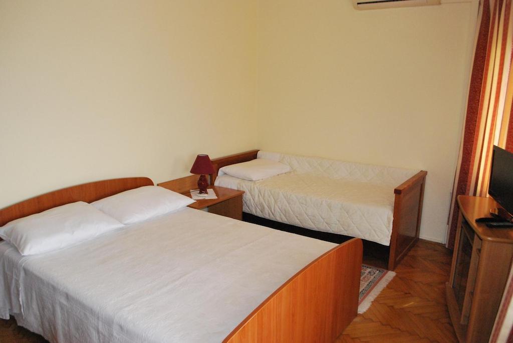 Rooms Marija Рийека Стая снимка