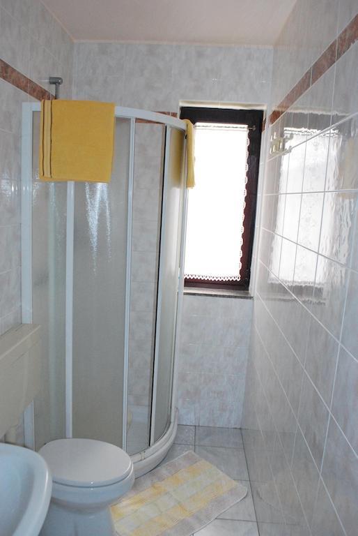 Rooms Marija Рийека Стая снимка